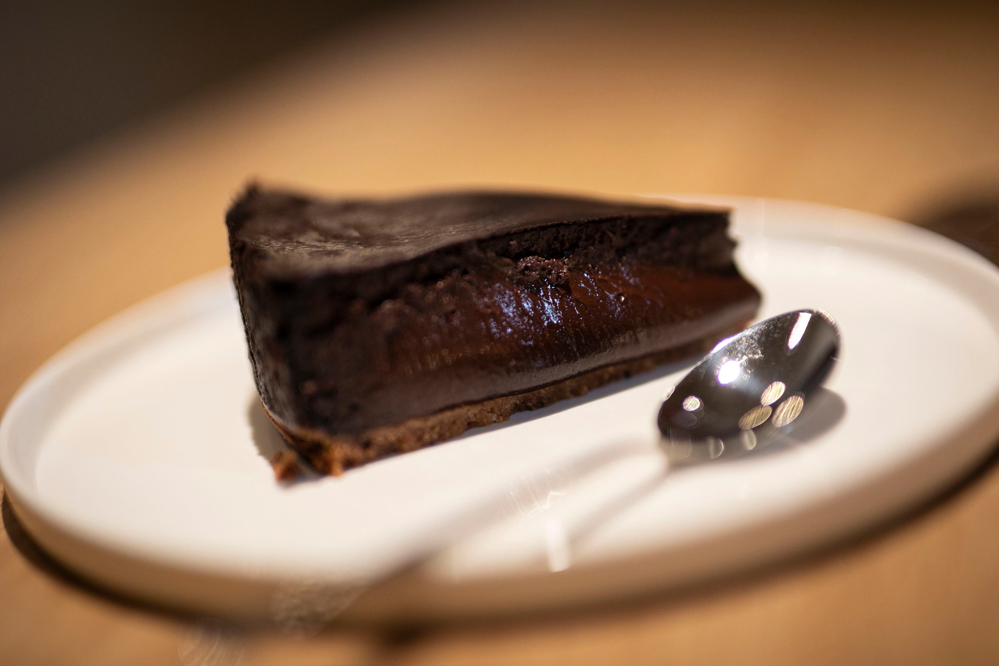La tarta de queso de chocolate es una de las variedades que más éxito tienen en el local de JonCake, que ya ha elaborado más de 160 recetas diferentes. 
