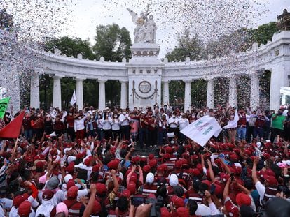 El presidente nacional del Movimiento de Regeneración Nacional, Mario Delgado, participa en un mitin con sus partidarios en el Hemiciclo a Juárez de Ciudad de México en junio de 2021.