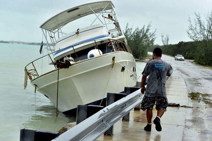 A su paso por Bahamas, Matthew ha provocado fuertes inundaciones, especialmente en la zona de Nassau.