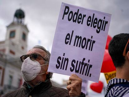 Manifestación a favor de la ley de eutanasia en la Puerta del Sol de Madrid, el 18 de marzo pasado.
