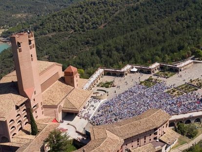 Vista aérea de una celebración litúrgica en el Santuario de Torreciudad (Huesca), en una imagen de archivo.