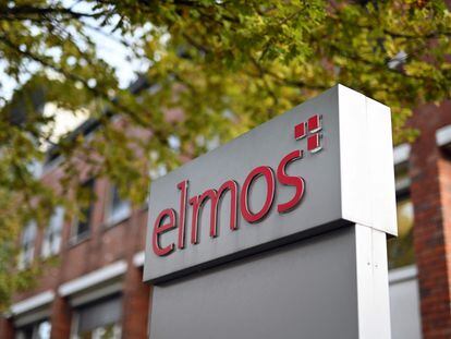 Logo de la empresa de semiconductores Elmos en su sede en Dortmund, en el oeste de Alemania.