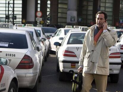 Concentración de protesta de taxis en Madrid.