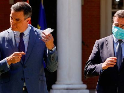 El presidente de Gobierno, Pedro Sánchez, y el presidente de la CEOE, Antonio Garamendi el 6 de septiembre.