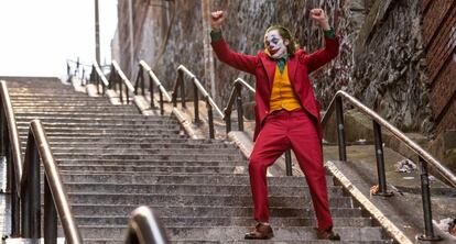 Joaquin Phoenix baila en 'Joker', León de Oro en la Mostra de Venecia.