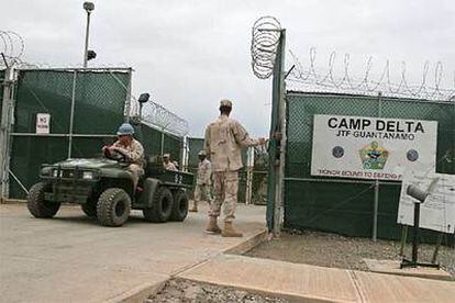 Imagen de la entrada al Campo Delta de la base naval estadounidense de Guantánamo, Cuba.