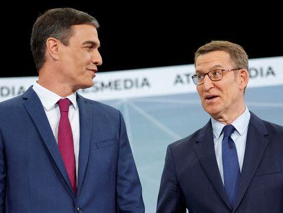 Pedro Sánchez y Alberto Núñez Feijóo, antes del debate televisivo en Atresmedia.