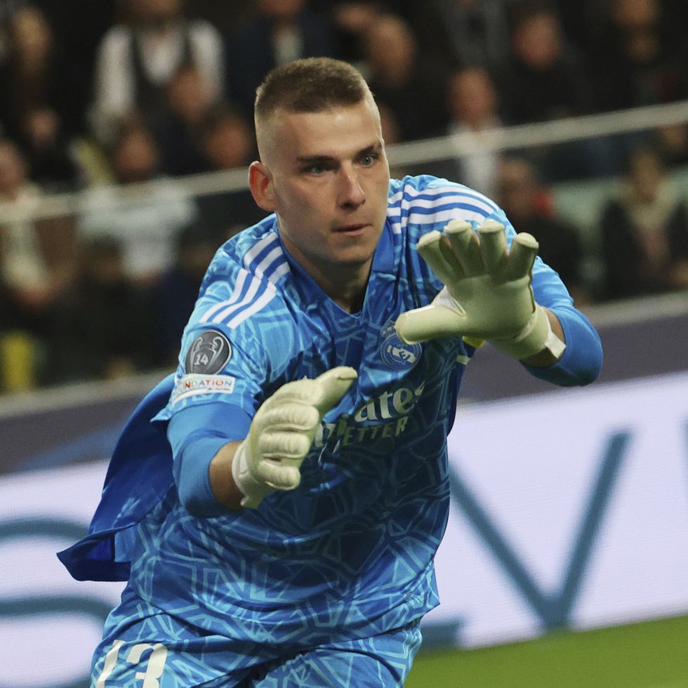 Real Madrid Barcelona: El clásico es para Lunin, el portero tímido Real Madrid que no descansa | Deportes | EL PAÍS