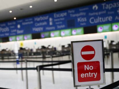 Terminal de facturación en el aeropuerto londinense de Gatwick.