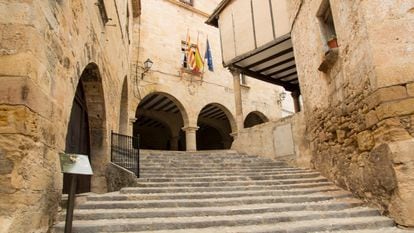 Una de las calles del centro de Monroyo (Teruel). Imagen de Archivo.