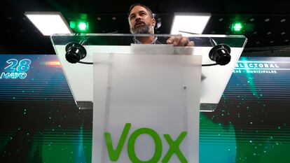 El líder de Vox, Santiago Abascal, comparecía el domingo ante los medios para valorar los resultados de su formación en las elecciones del 28-M.