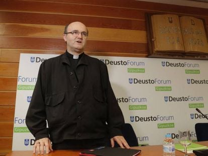 El obispo Munilla, antes de intervenir este martes en un coloquio en la Universidad de Deusto de San Sebastián.