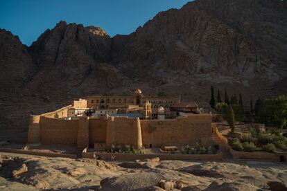 El monasterio de Santa Catalina (Egipto), a la sombra del monte Sinaí.
