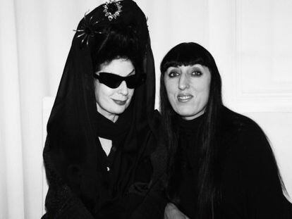 Diane Pernet (izquierda) y Rossy de Palma, durante su encuentro en París.