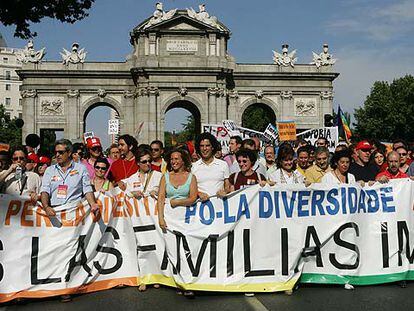 La cabecera de la manifestación con la ministra de Cultura, Carmen Calvo (la novena empezando por la izquierda).