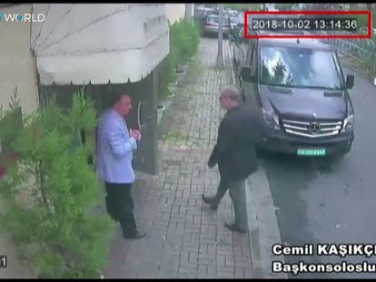 El periodista saudí Jamal Khashoggi entraba en el consulado de Arabia Saudí en Estambul, el 2 de octubre de 2018.