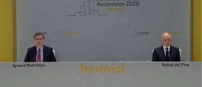El consejero delegado de Ferrovial, Ignacio Madridejos, y el presidente del grupo, Rafael del Pino, esta mañana en la junta de accionistas telemática celebrada por el grupo de infraestructuras.