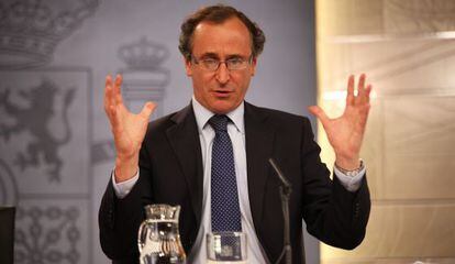 Alfonso Alonso tras el Consejo de Ministros.