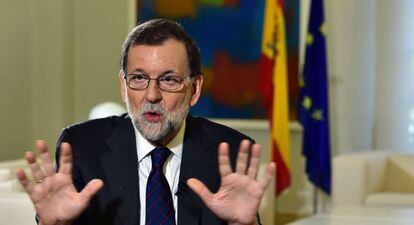 El presidente Mariano Rajoy durante una entrevista en La Moncloa el pasado 15 de febrero. 