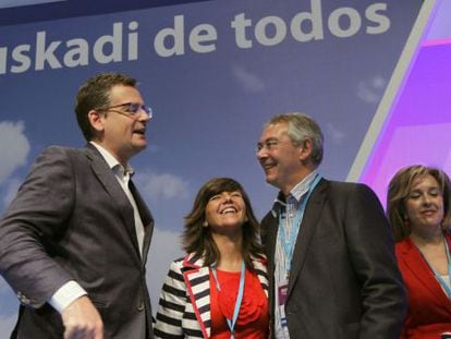 Desde la izquierda, Basagoiti, Llanos, Damborenea y Cristina Ruiz, portavoz del grupo municipal del PP en el Ayuntamiento de Bilbao.
