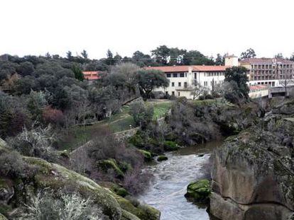 Vista del r&iacute;o Yeltes a su paso por Ba&ntilde;os de Retortillo. 