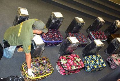 Las valijas descubiertas en la embajada rusa cargadas de cocaína.