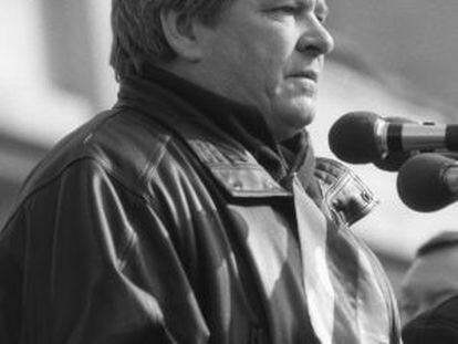 Yuri Abramochkin durante un mitin en apoyo de Bor&iacute;s Yeltsin.