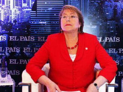 La presidenta chilena en el Foro Invertir en Chile, organizado por El País