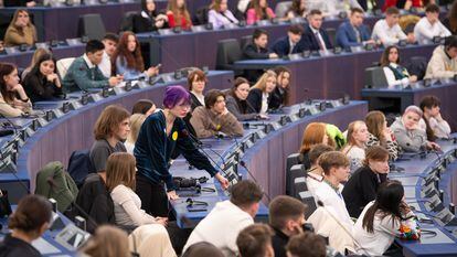 Alumnos españoles y de otros paises en el Parlamento Europeo en Estrasburgo. European Parliament.