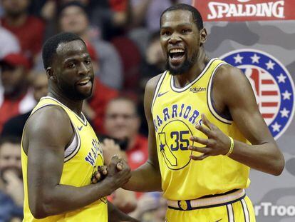 Green (i) y Durant, contra Houston este pasado jueves.