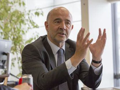 Moscovici destaca que el país ha recuperado su credibilidad pero advierte de no caer en los errores del pasado