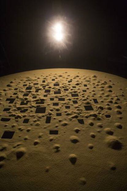 La obra realizada con cuscús por Attia en la Miro.