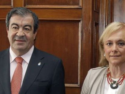 Los candidatos de Foro y PP a la Presidencia de Asturias, Francisco &Aacute;lvarez-Cascos y Mercedes Fern&aacute;ndez, esta ma&ntilde;ana. 