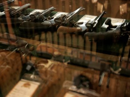 Imagen de archivo de armas de fuego puestas a la venta en Fortworth, Texas.