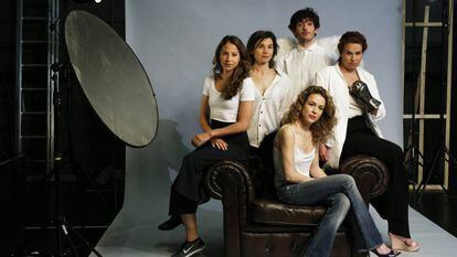 De izquierda a derecha, Irene Escolar, Paloma Díaz, Diego Garrido, Carlota Ferrer y Silvia Abascal.