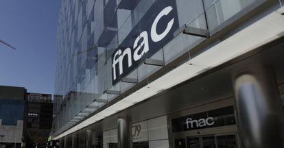 Edificios de El Corte Ingles y de la FNAC, junto al paseo de la Castellana de Madrid