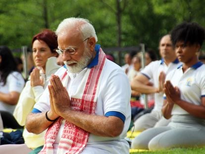 El primer ministro indio, Narendra Modi, haciendo Yoga en Nueva York el 21 de junio pasado.