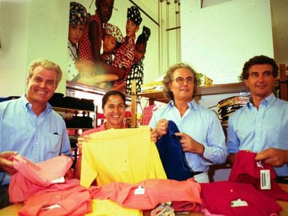 De izquierda a derecha, Carlo, Giuliana, Luciano y Gilberto Benetton en una imagen de 2003 tomada en Milán. 