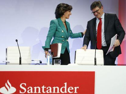 La presidenta del Santander, Ana Botín, y el consejero delegado, Jose Antonio Álvarez, durante la rueda de prensa de los resultados de la entidad en 2016.