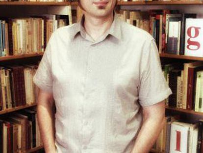 Javier Gallego en la librería Arrebato.