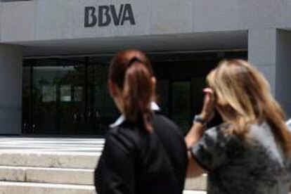 Vista de una sede del banco BBVA, que ha realizado cambios en su organigrama. EFE/archivo