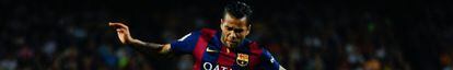 Alves, durante el partido frente al Eibar.