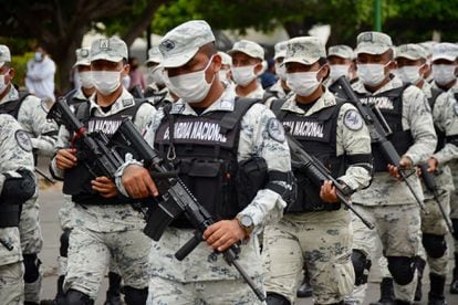 Elementos de la Guardia Nacional desplegados en la frontera con Guatemala