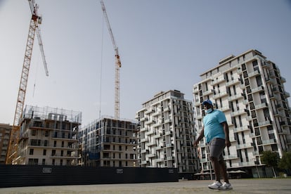 Edificios en construcción en Mislata, municipio del área metropolitana de Valencia.