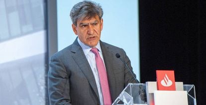 El consejero delegado de Banco Santander, José Antonio álvarez, en la junta de accionistas de 2021.