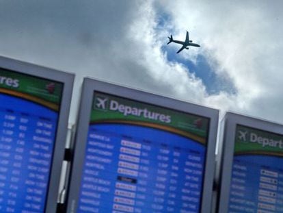 Un avi&oacute;n despega del aeropuerto de Hartsfield-Jackson en Atlanta. 