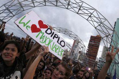 Asistentes al concierto Major Lazer en La Habana.