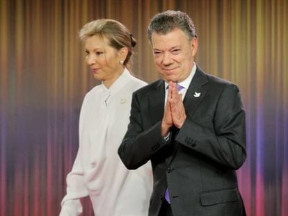 Juan Manuel Santos junto a su esposa, María Clemencia Rodríguez, este viernes en la Casa de Nariño de Bogotá.