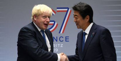 Fotografía de 2019 de los primeros ministros de Reino Unido, Boris Johnson, y Japón, Shinzo Abe. 