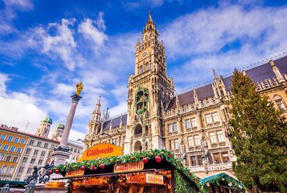 Mercado navideño en una plaza de Múnich (Alemania).
